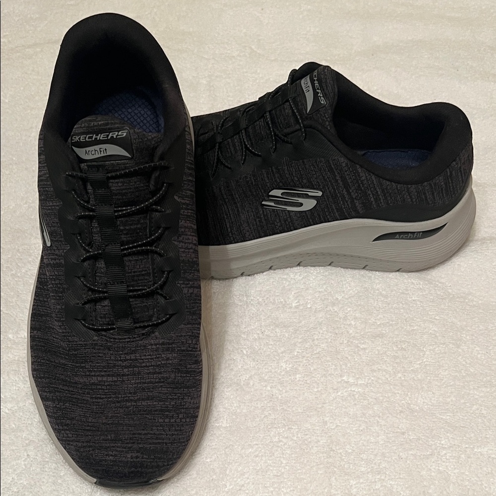 Skechers ArchFit Slip On Sneakers APMA Approved! Very Nice!! Gray/ Black 10.5 4E